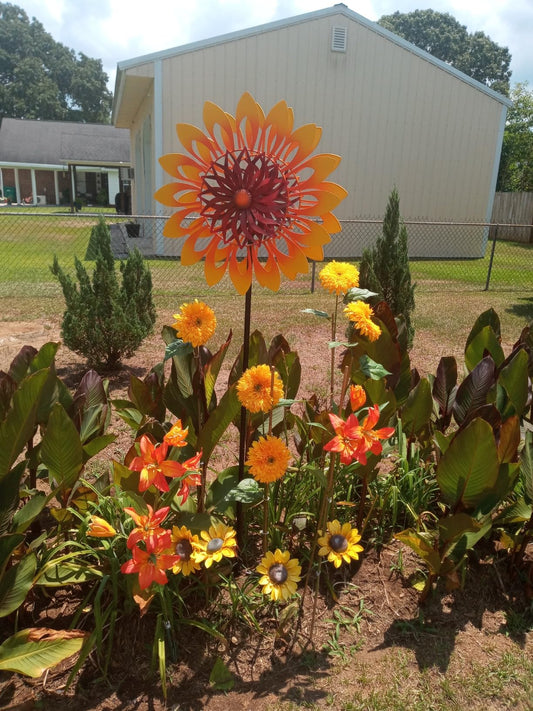 🌈 Add Motion and Charm to Your Garden with a Garden Wind Spinner