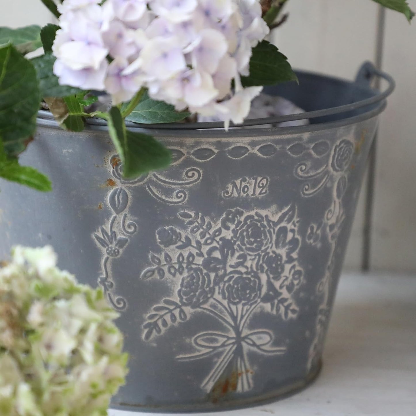 Vintage Embossed Metal Planter Pot with Handle, Rustic Farmhouse Flower Bucket, 11.81" Decorative Garden Pot for Indoor Outdoor Plants, Succulents, Herbs, Home Decor Accent