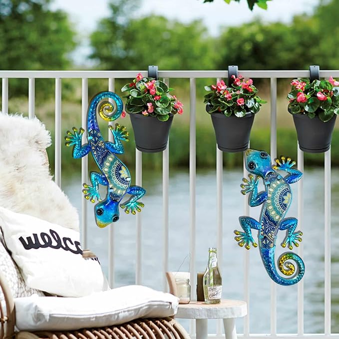 HONGLAND Metal Gecko Wall Art 2Pcs Outdoor Wall Decor Lizard Metal Hanging Wall Decoration Glass Sculpture for Garden Yard Patio Fence Home (Blue)