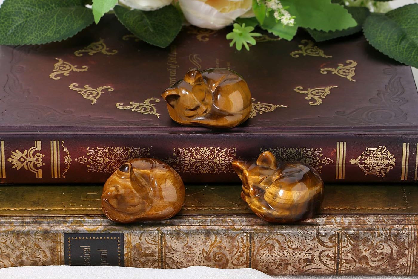 LAIDANLA Tiger Eye Cat Healing Crystals Figurine Sleeping Cat Hand Carved Cute Statue Polished Stone Sculpture Reiki Office Room Bedroom Desk Home Decoration Gifts 1.6"