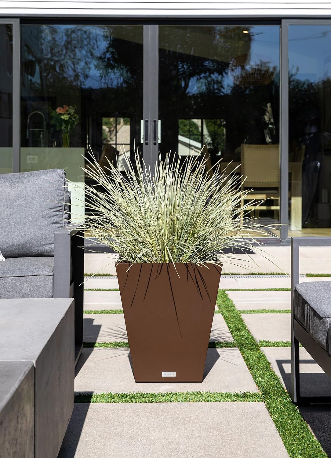 Veradek Pure Series Nobleton Plastic Planter - Large Pots for Indoor or Outdoor Porch/Patio | Durable All-Weather Use with Drainage Holes | Modern Planter Décor for Flowers, Shrubs, Trees